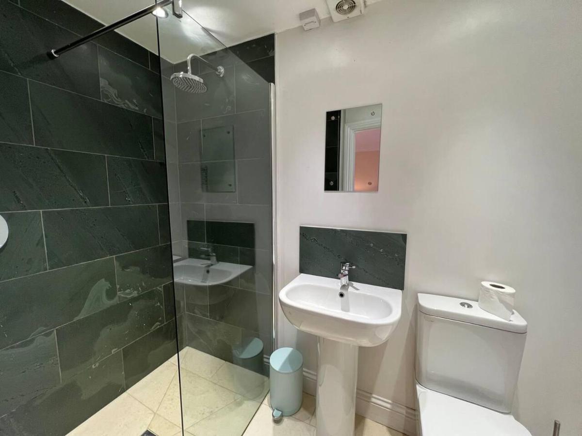 Holiday home Stunning 4-bed Grade Ii House In The District
