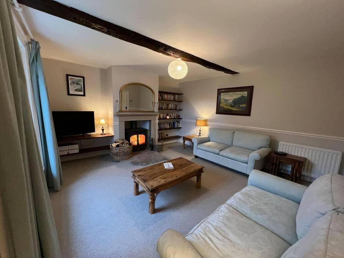 Holiday home Stunning 4-bed Grade Ii House In The District *