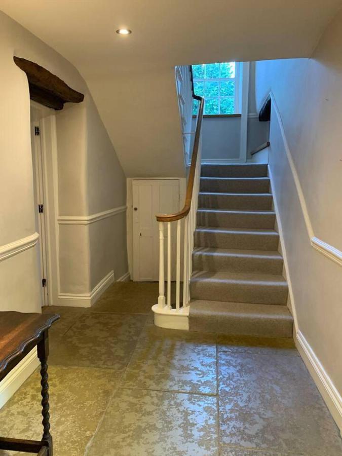 Stunning 4-bed Grade Ii House In The District Holiday home