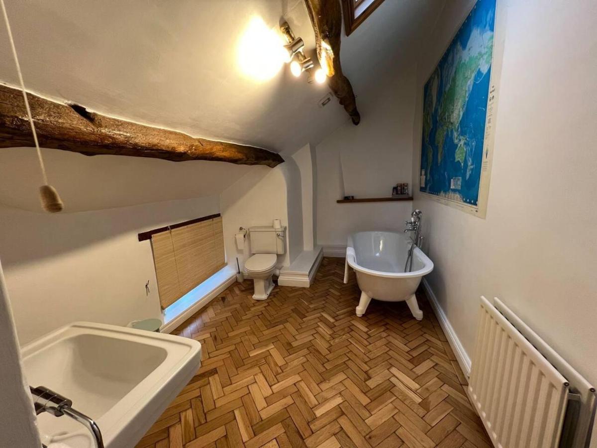 Stunning 4-bed Grade Ii House In The District * Wigton